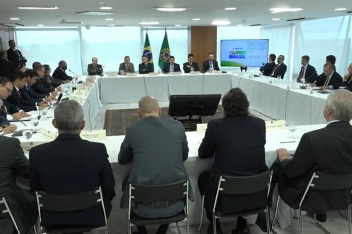 Reunião ministerial de Bolsonaro: excesso judicial, fuxico presidencial e práticas ilegais