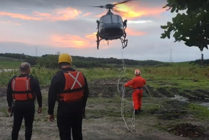 Idoso é resgatado após ficar ilhado em trecho do Rio Paraíba, no interior de Alagoas