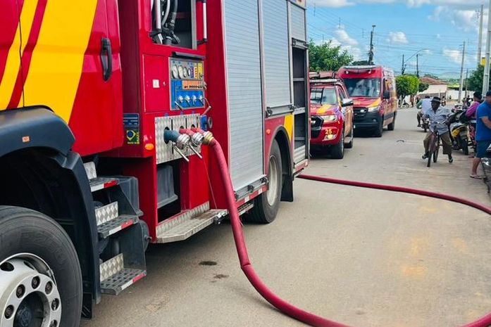 Incêndio em Residência deixa duas pessoas feridas em Craíbas