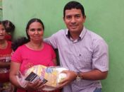 Prefeitura de Feira Grande entrega cestas básicas à população carente do município‏