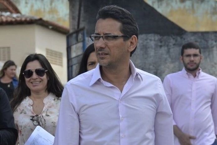 Prefeito de Palmeira pede afastamento de médica acusada de negligência na UPA