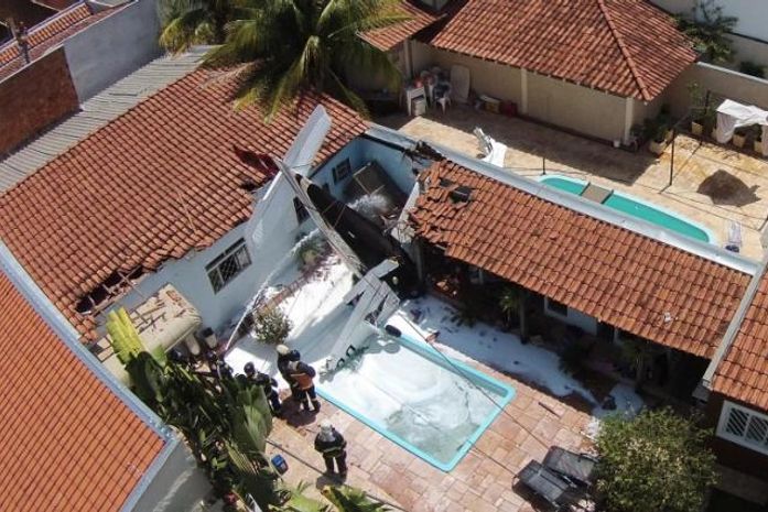 Monomotor cai no interior de São Paulo e mata três pessoas