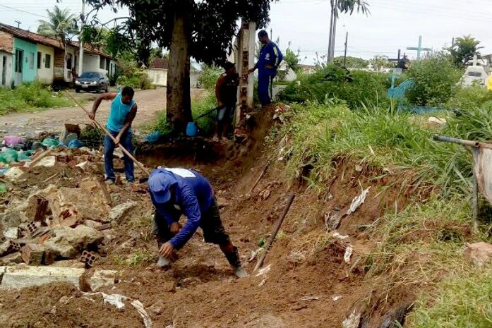Cemitério Divina Pastora recebe reparo após chuvas