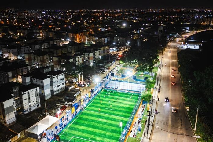 JHC inaugura Areninha no Medeiros Neto e garante esporte e lazer para a comunidade