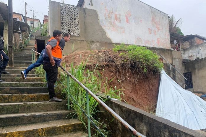 Secretário de Defesa Civil Carlos Guruba e GCM visitam áreas de risco na Cafurna, em Palmeira dos Índios