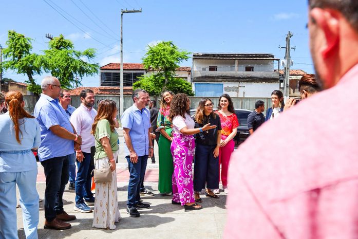 Janja e Anielle Franco visitam marisqueiras para ouvir demandas da categoria após convite de Teca Nelma