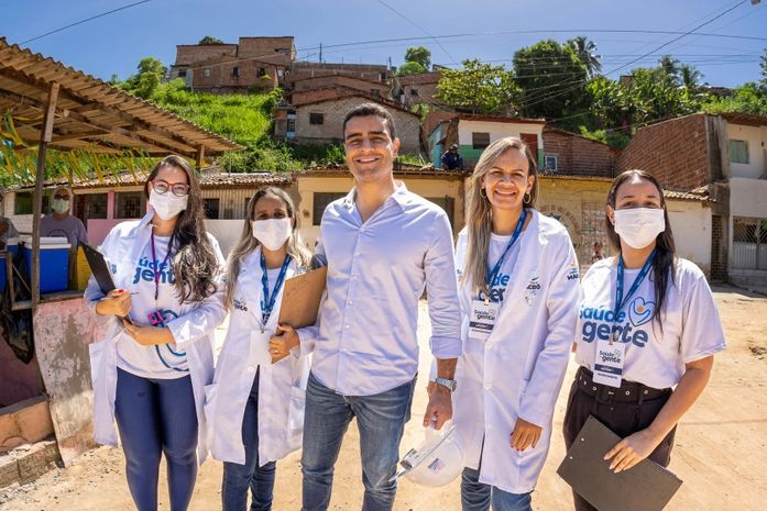 Prefeito JHC lançou o Saúde da Gente e tem acompanhado de perto o desenvolvimento do programa nas comunidades.