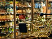 Famílias perdem poder de compra e intenção de consumo recua em abril