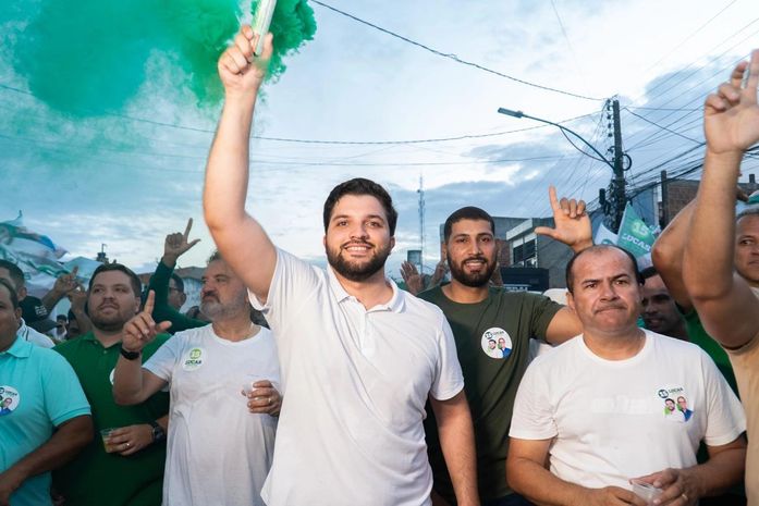 Caminhada e adesivaço marcam início da campanha de Lucas Santos à prefeitura de Traipu