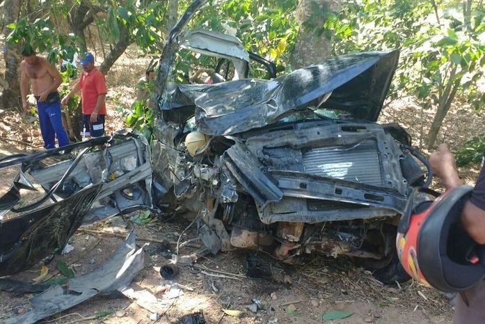 Avó identifica corpo de criança morta em acidente