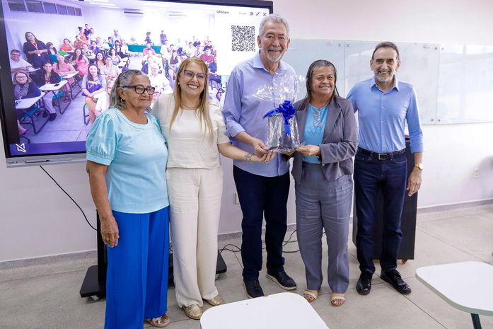 Deputado Paulão entrega equipamentos ao IFAL e fortalece projetos da Associação de Mulheres em Palmeira dos Índios