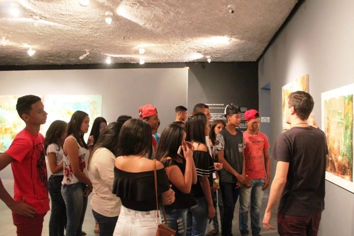 Crianças e adolescentes de Branquinha visitam Pinacoteca