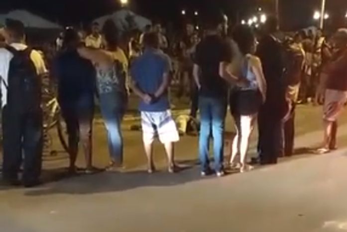 Ambulante foi morto com tiros na cabeça e costas por dupla em motocicleta.