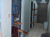Policiais estão com problemas na custódia e remoção de presos, diz Sindpol