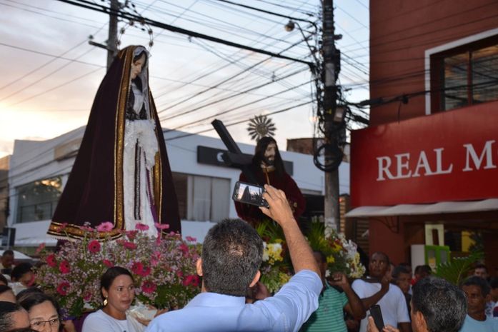 "Procissão do Encontro" reúne fiéis no Centro de Maceió