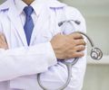 Farra dos diplomas: PGE barra reajuste de médico do Estado obtido com cursos EAD