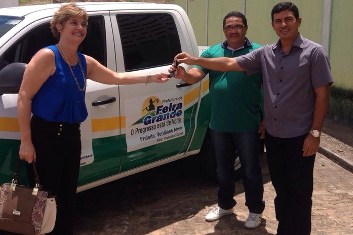 Prefeito Veridiano Almir inaugura importantes obras em Feira Grande
