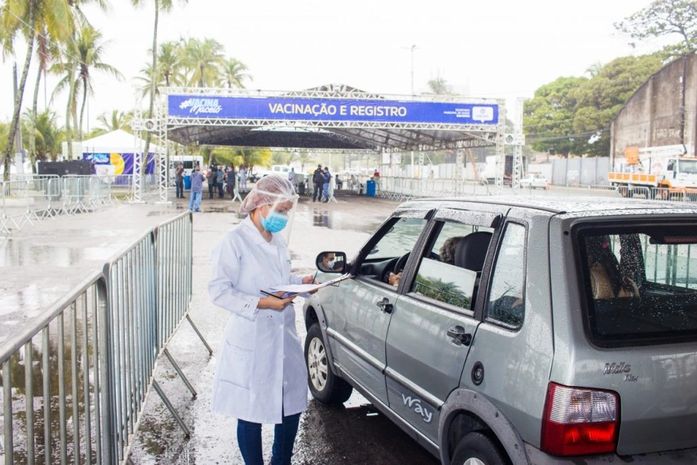 Em primeiro dia de vacinação, Maceió imuniza 26% do público esperado