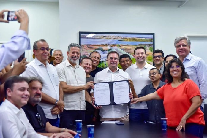 Com apoio de Arthur Lira, prefeito Luciano Barbosa anuncia pavimentação de mais 19 ruas e avenidas em Arapiraca
