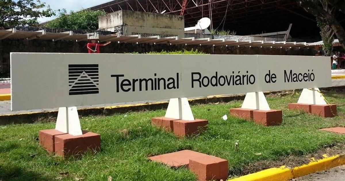 Máquinas de caça-níqueis são apreendidas no terminal rodoviário em Maceió