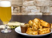 5 melhores petiscos para cerveja que você pode fazer em casa