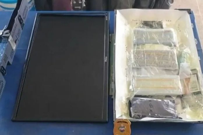 Dupla é presa ao tentar entrar com 11 celulares escondidos em TVs no Presídio Baldomero Cavalcante
