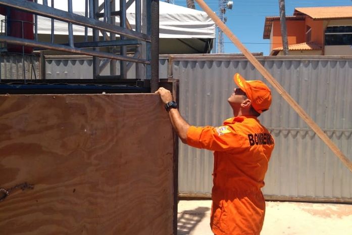 Bombeiros realizam vistoria