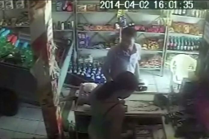 Polícia Civil divulga imagens de assalto a mercadinho no litoral Norte