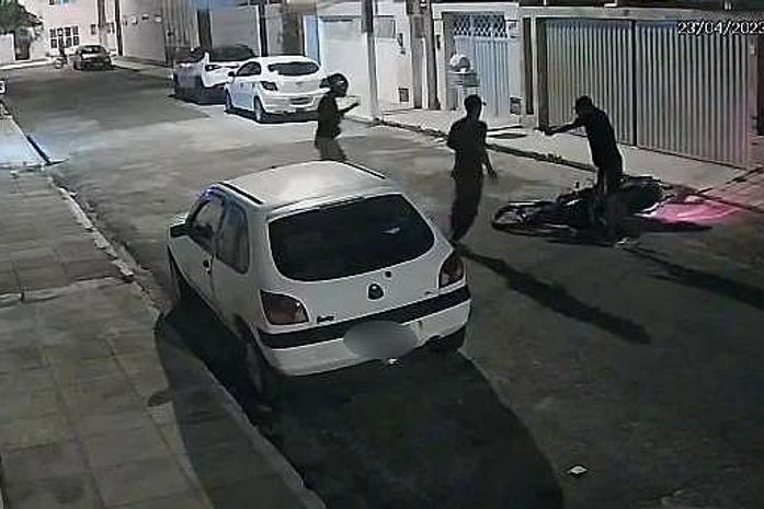 Suspeito de matar motociclista na Jatiúca confessa crime e identifica segundo assaltante