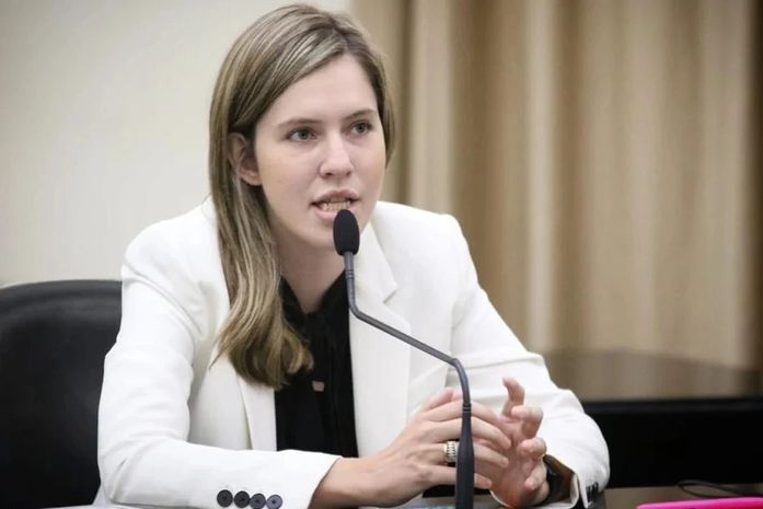 Deputada Cibele Moura