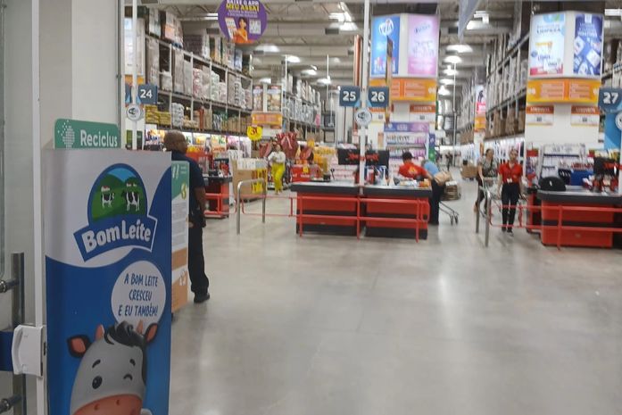 Esta ativista foi premiada na fiscalização ‘aleatória’ do Supermercado Assaí. E por falar nisso, *João Henrique, a quantas anda o Procon Racial?