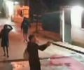 Imagens mostram homens armados circulando em conjunto residencial de Maceió