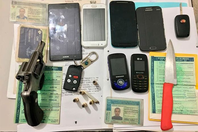 Material apreendido com o grupo criminoso