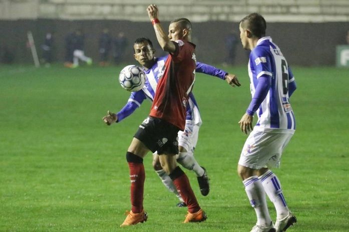 Melhor visitante da Série B, CSA bate o Brasil de Pelotas e se mantém no G4