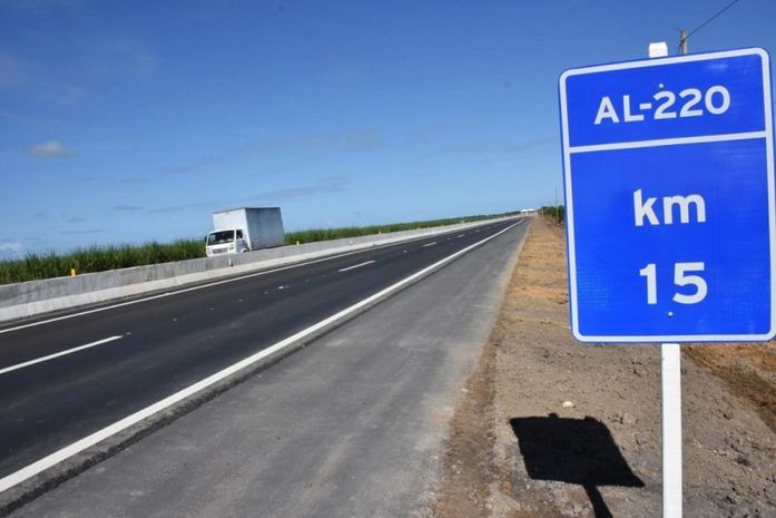 Neste primeiro trecho, que liga a Barra de São Miguel a São Miguel dos Campos, foram investidos R$ 48 milhões