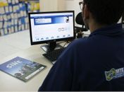 Sine aperfeiçoa atendimento a pessoas com deficiência auditiva