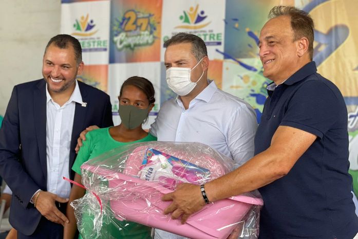 Deputado Galba Novaes prestigia 27 anos de emancipação política de Campestre