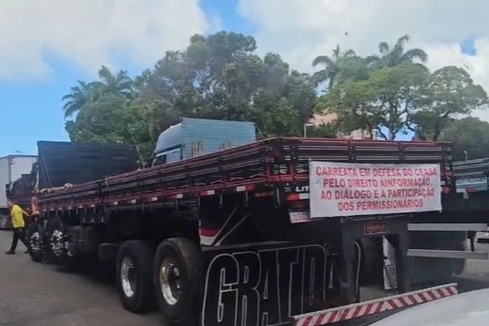 Com mais de 5 mil empregos diretos em jogo, comerciantes protestam contra projeto do Governo de AL para privatizar Ceasa e acionam MPAL; veja vídeo