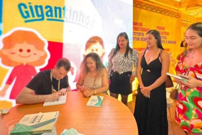 Educação que inspira: Deputado Daniel Barbosa lança livro na Bienal e reforça compromisso com o futuro do ensino