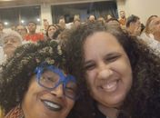 
‘Estava um tanto indecisa se era você mesma, mas, te reconheci pelos óculos. Sou muito sua fã.’- disse , a ilustradora top das tops, para esta ativista
