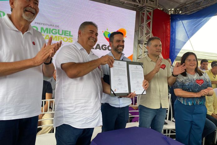 Prefeito George Clemente assina convênios de 50 milhões de reais com o governador Paulo Dantas