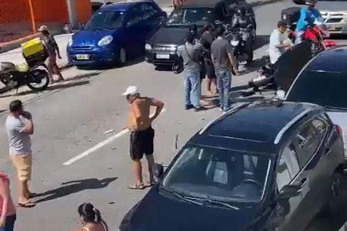 Acidente aconteceu na Avenida Júlio Marques Luz.