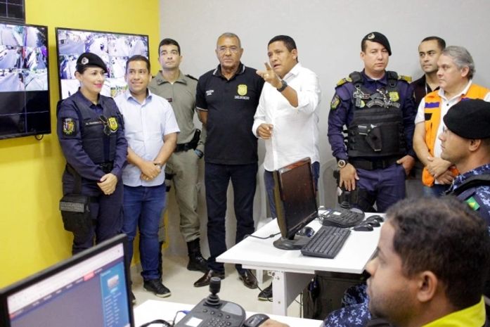 Júlio Cezar inaugura sistema de videomonitoramento de Palmeira dos Índios