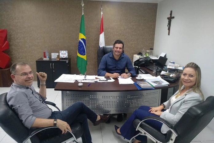 César e Santana Mariano nesta segunda-feira em Maceió, juntos com o secretário de estado Maurício Quintela