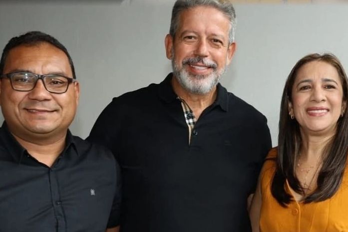 Arthur Lira tem agenda disputada em giro por 7 municípios do interior anunciando investimentos, entregando veículos e lançando novas obras em benefício da população