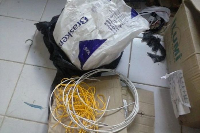 Explosivos encontrados em secretaria