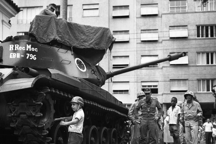 31 de março, entre o golpe e a democracia