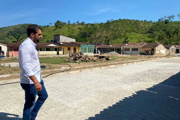 Prefeito Arthur Freitas acompanha andamento do Minha Cidade Linda