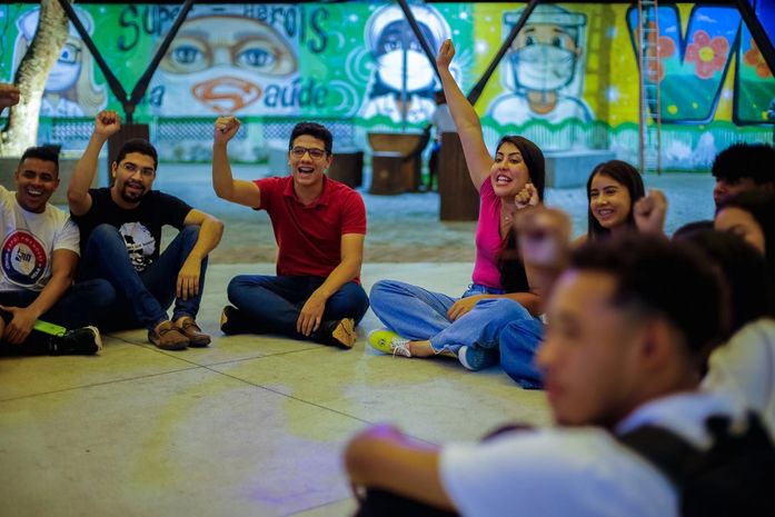Gabi Gonçalves participa de encontro com jovens no Centro de Rio Largo