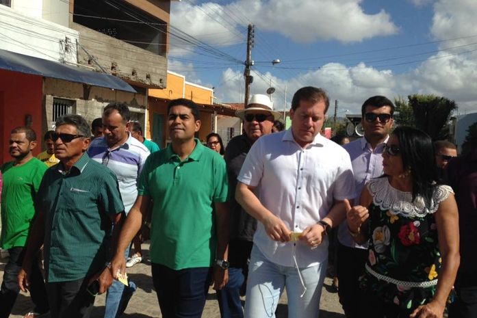 Ministro Marx Beltrão participa da procissão de Bom Jesus em Pão de Açúcar